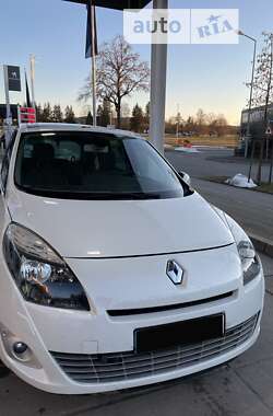 Renault Megane grand 2011