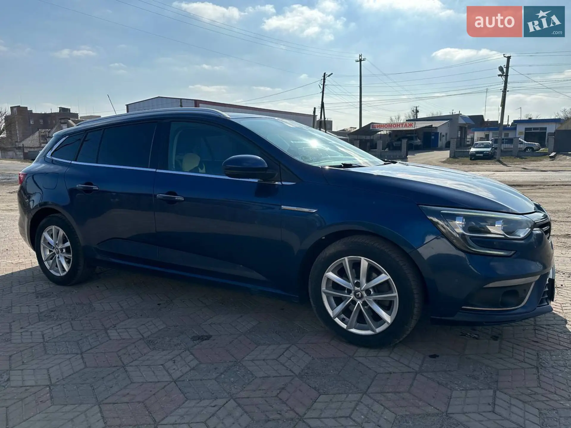 Renault Megane 2016 VIN VF1RFB00X55561655 фото оголошення 2 з 16