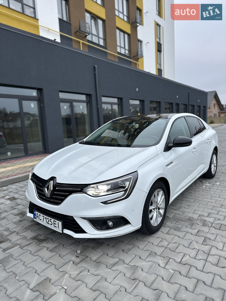 2020 Renault Megane - фото 1