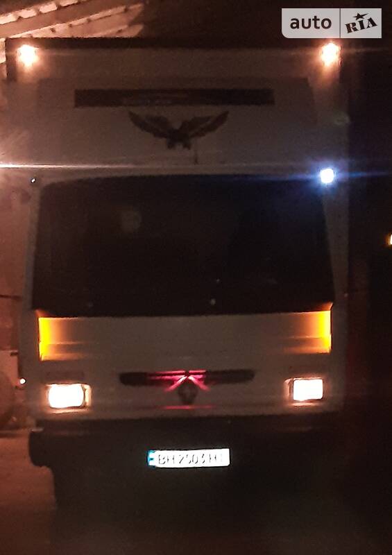 Грузовой фургон Renault Midliner