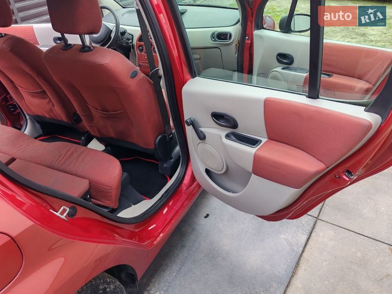 Хетчбек Renault Modus 2004 в Почаєві