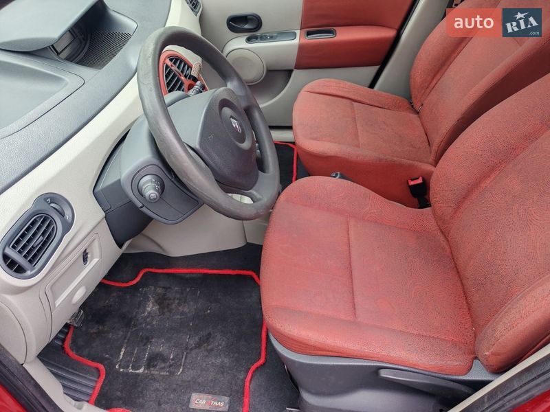 Хетчбек Renault Modus 2004 в Почаєві