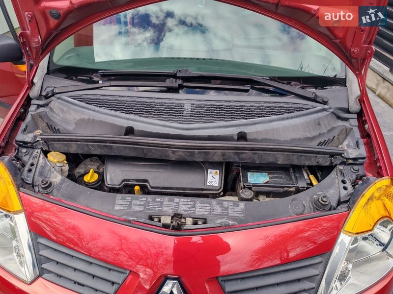 Хетчбек Renault Modus 2004 в Почаєві