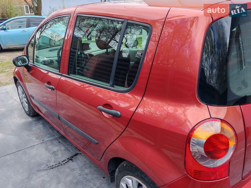 Хетчбек Renault Modus 2004 в Почаєві