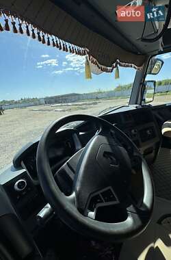 Renault Range T/T-Series   2013