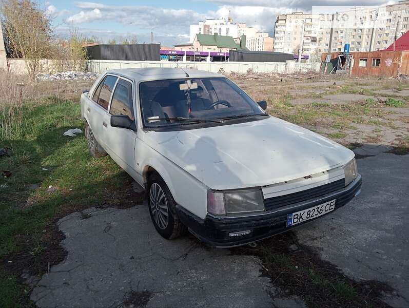 Хэтчбек Renault Rapid