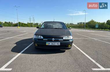 Renault Safrane  1993