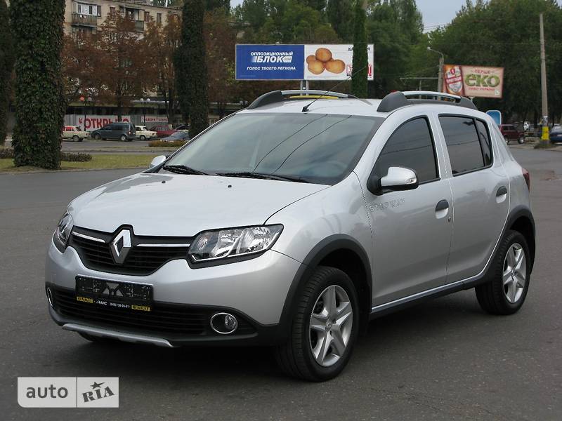 https://cdn.riastatic.com/photosnew/auto/photo/renault_sandero-stepway__115211201f.jpg