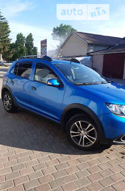 Renault Sandero StepWay  2013