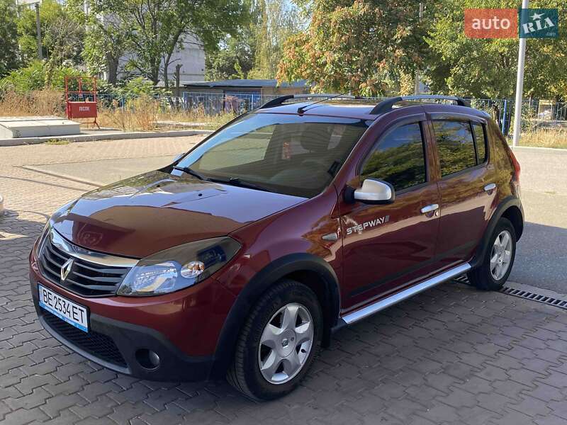 Позашляховик / Кросовер Renault Sandero StepWay