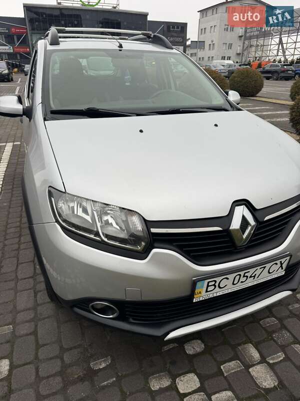 Позашляховик / Кросовер Renault Sandero StepWay