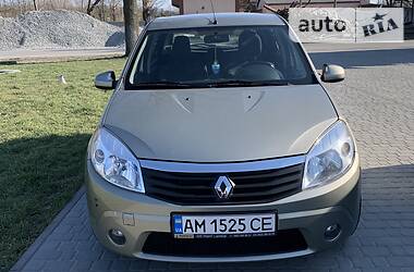 Renault Sandero  2011