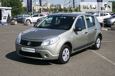 Renault Sandero  2010