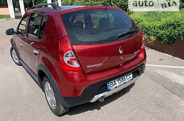 Renault Sandero  2012