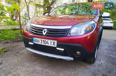Renault Sandero  2012
