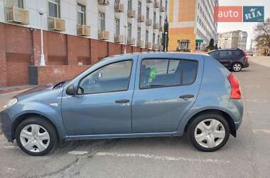 Renault Sandero  2010