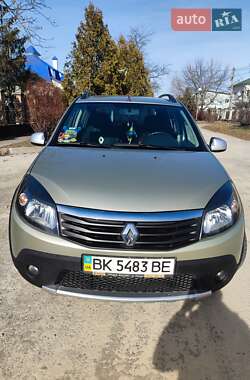 Renault Sandero 2012