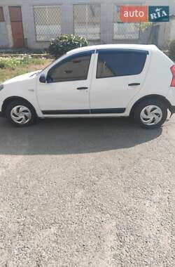 Renault Sandero  2012