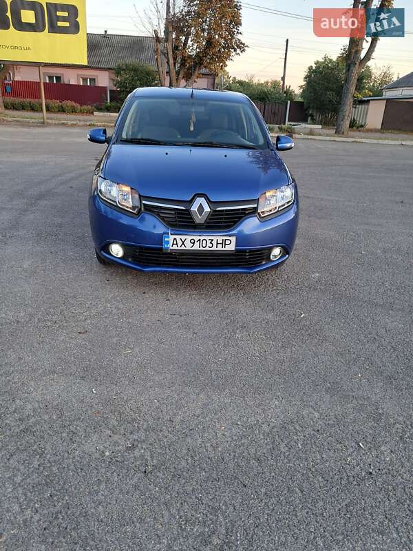 Хэтчбек Renault Sandero