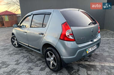 Renault Sandero  2010