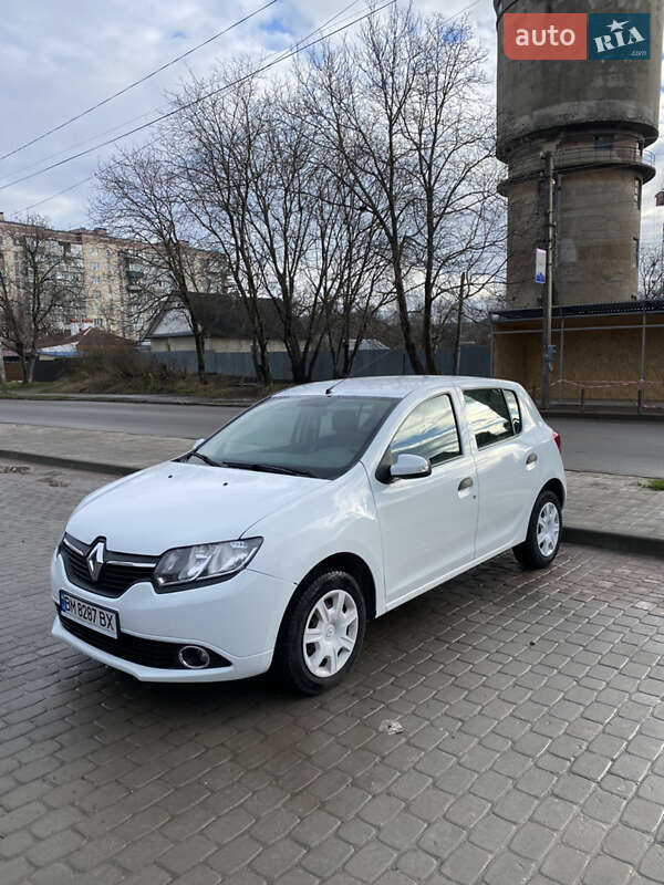 Хетчбек Renault Sandero