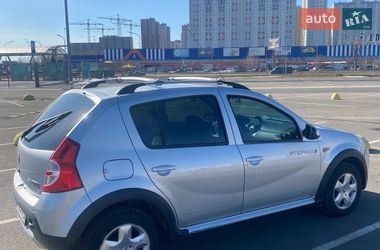 Renault Sandero  2013