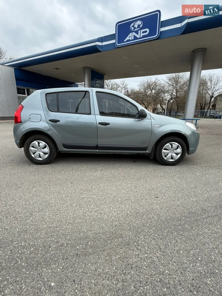 2011 Renault Sandero - мініатюра 2