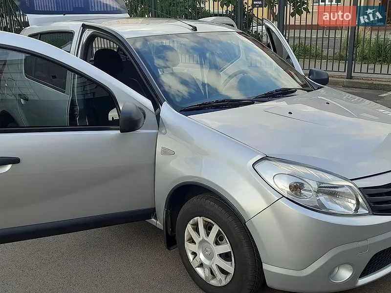 Renault Sandero 2012