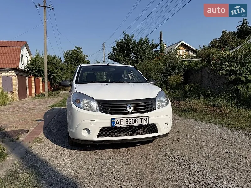 Renault Sandero 2011