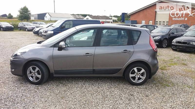Renault Scenic 2010 года