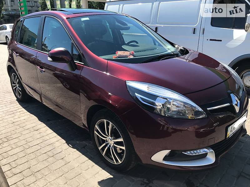 Renault Scenic 2013 года