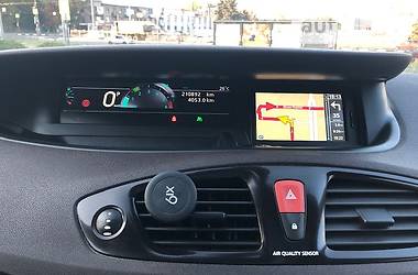 Renault Scenic  2011