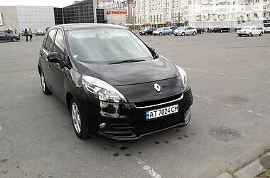 Renault Scenic  2012