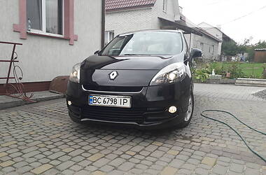 Renault Scenic  2012