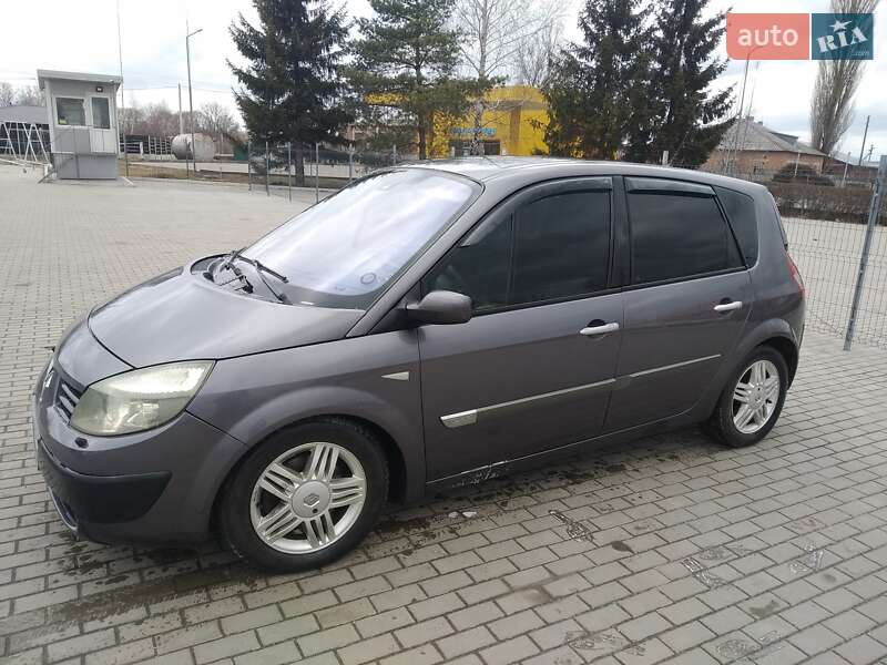 Легковые Renault Scenic
