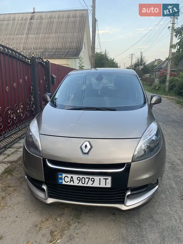 Renault Scenic 2012