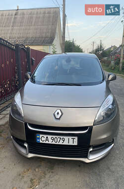 Renault Scenic  2012