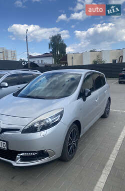 Renault Scenic  2012