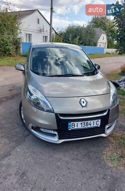 Renault Scenic  2012
