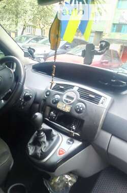 Renault Scenic  2003