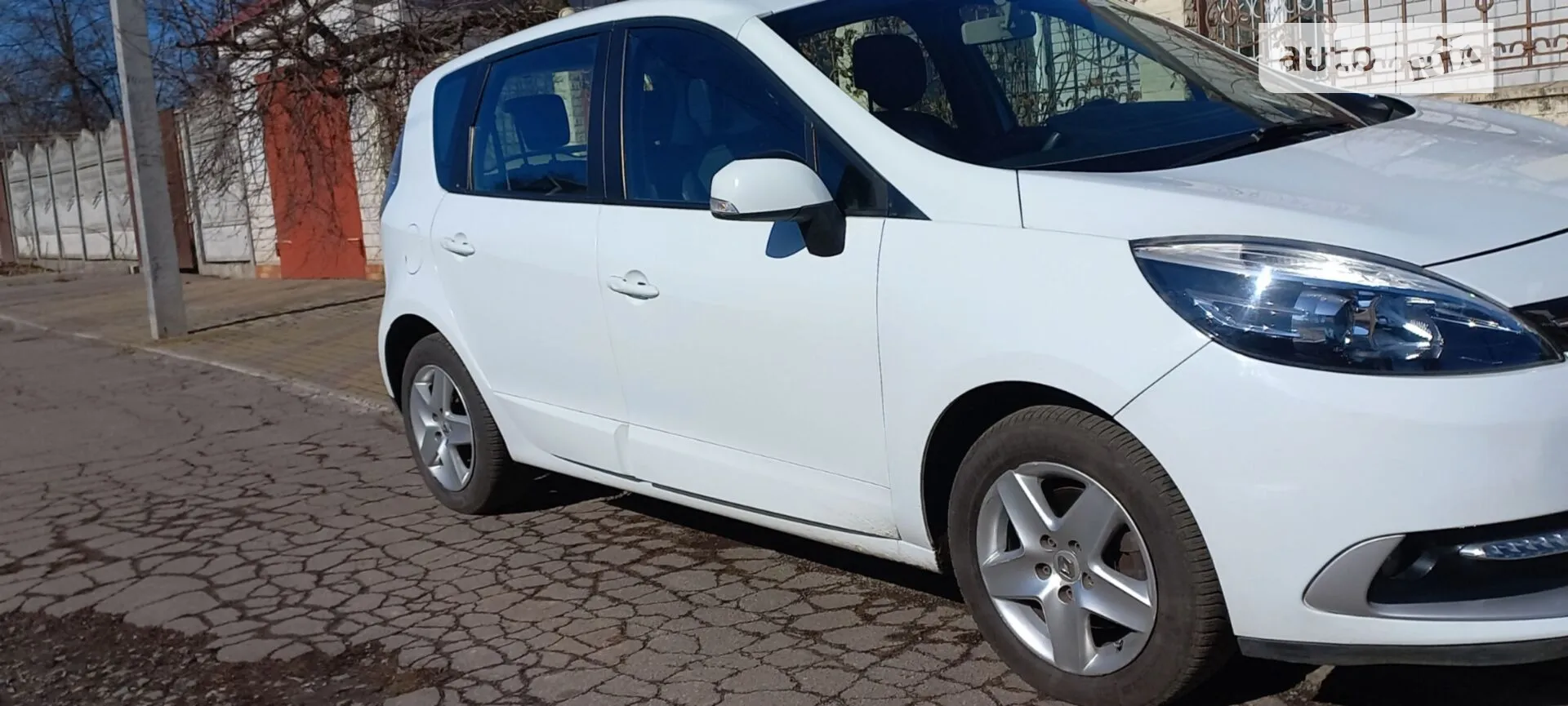 Renault Scenic 2015 VIN VF1JZ0C0H53690324 фото оголошення 2 з 15