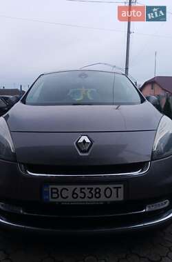 Renault Scenic  2012