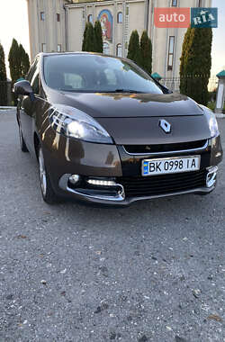 Renault Scenic  2012