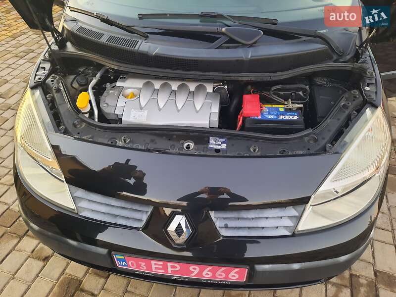 Минивэн Renault Scenic 2006 в Дубно