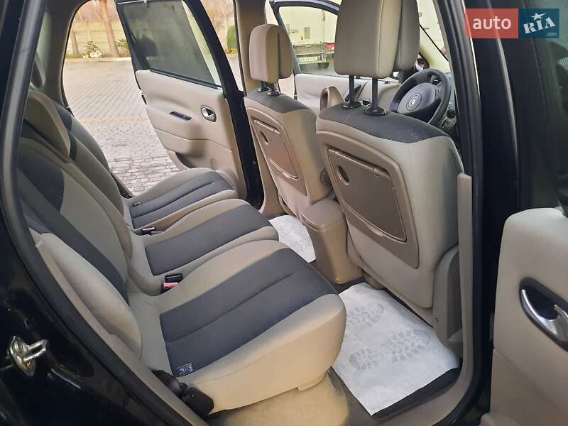 Минивэн Renault Scenic 2006 в Дубно