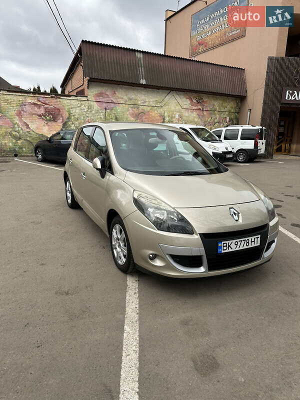 Renault Scenic 2010 року в Рівному