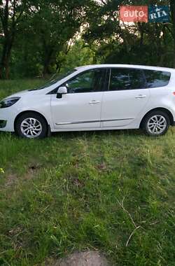 Renault Scenic  2013