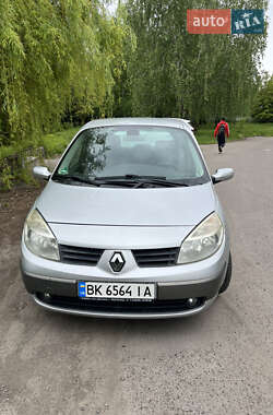 Renault Scenic  2005
