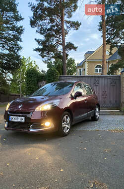 Renault Scenic  2012