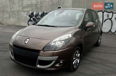 Renault Scenic  2011